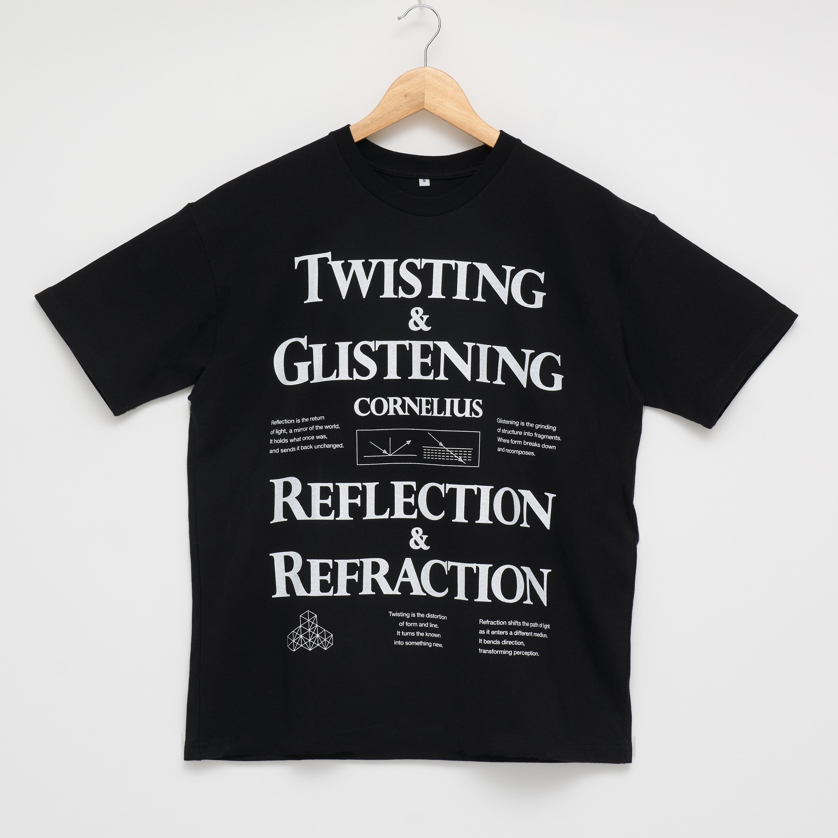 Twisting & Glistening Tシャツ