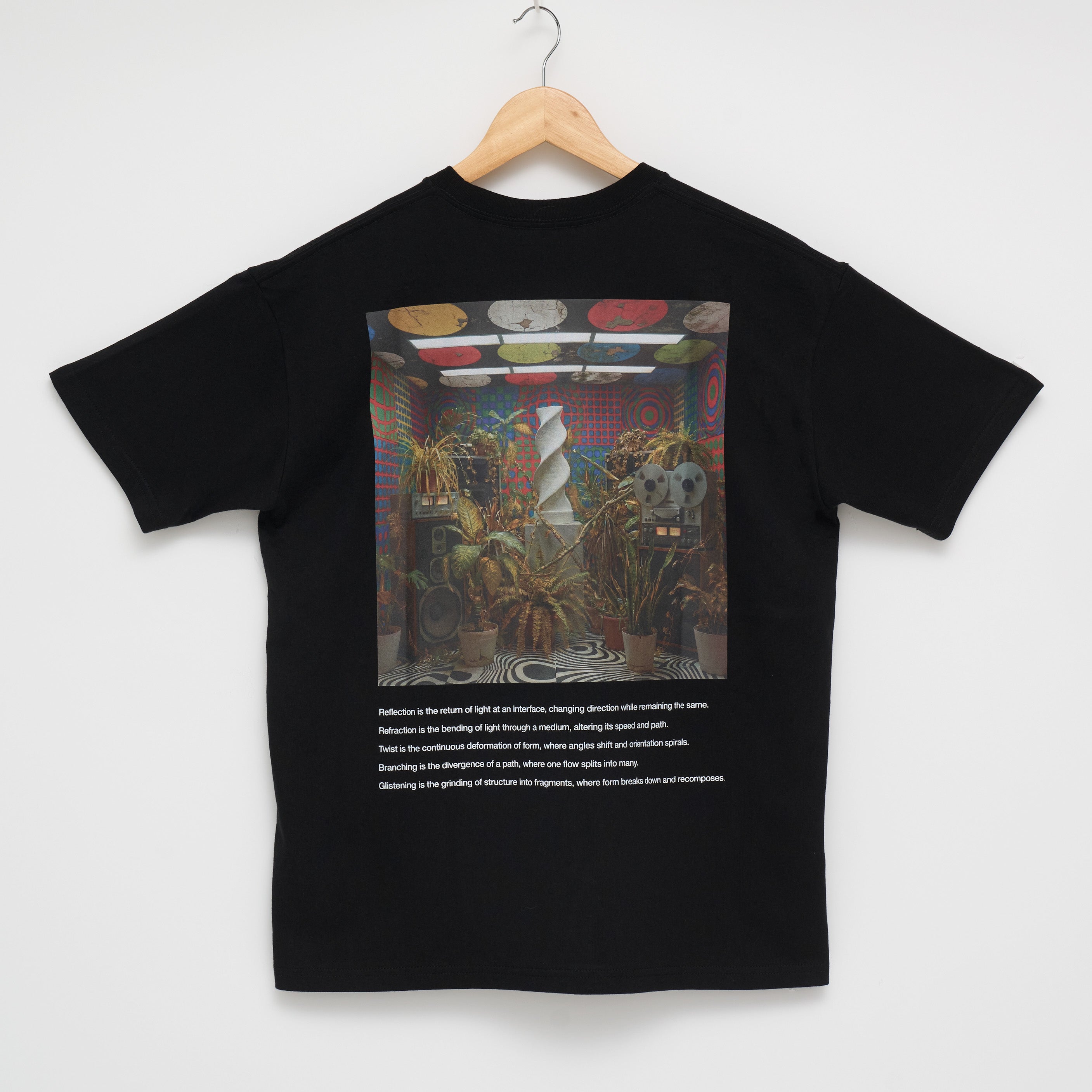 Twisting & Glistening Tシャツ