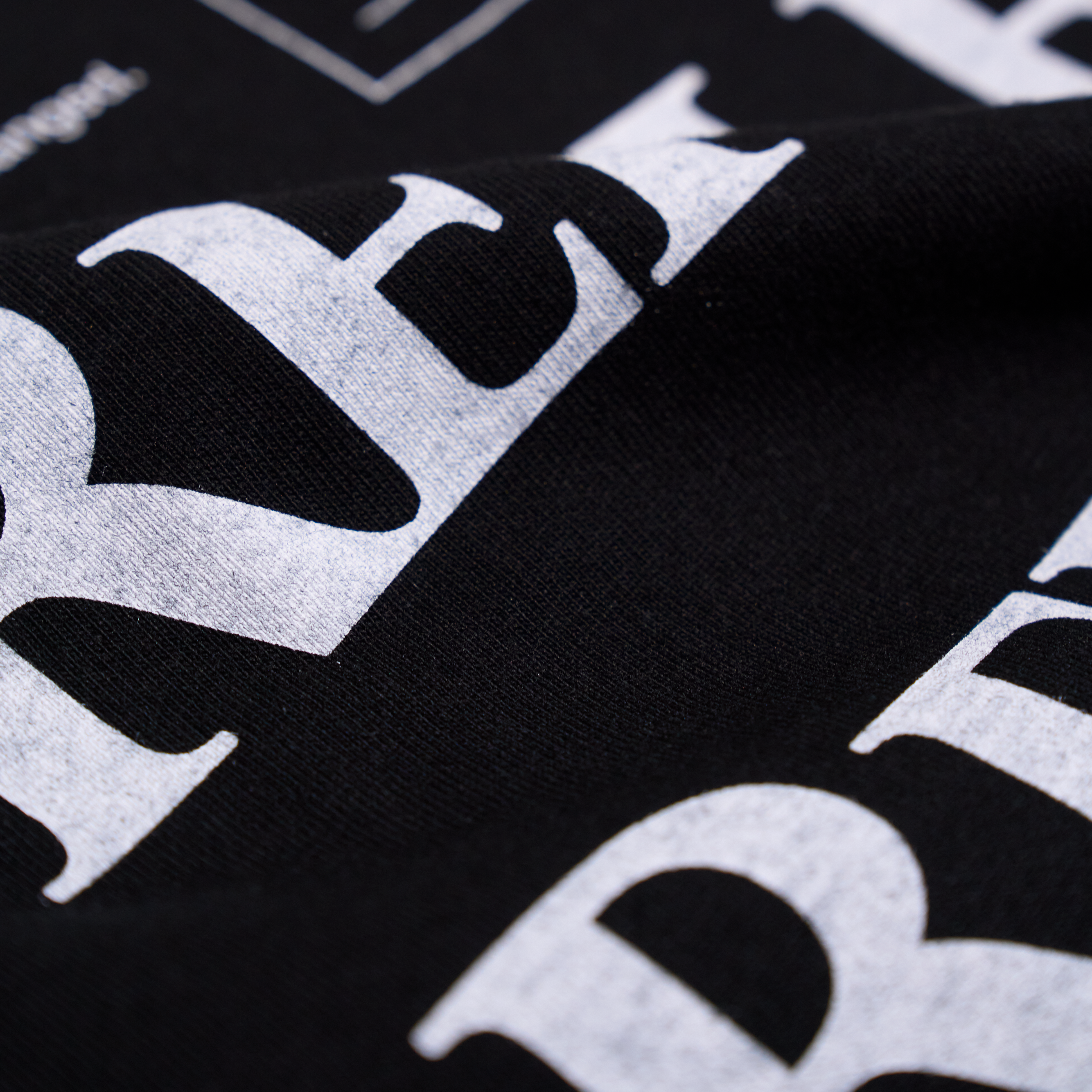 Twisting & Glistening Tシャツ