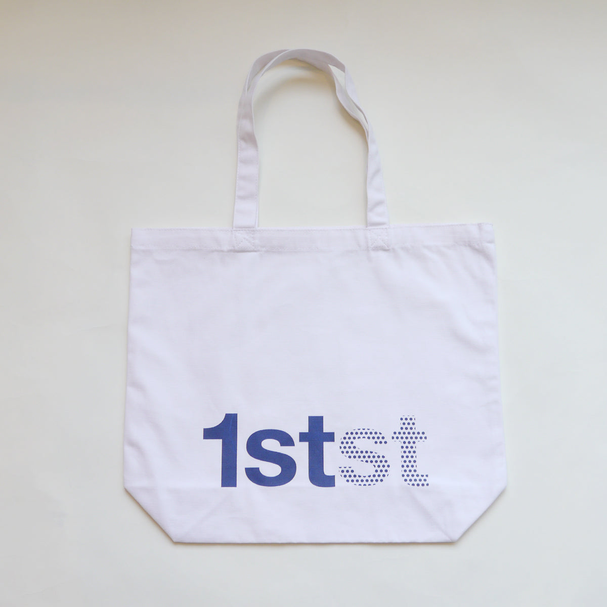 1STSTトートバッグ White